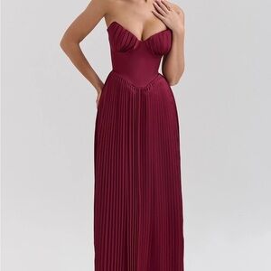 House of CB Strapless Marcella Burgundy dress, size medium, NWOT